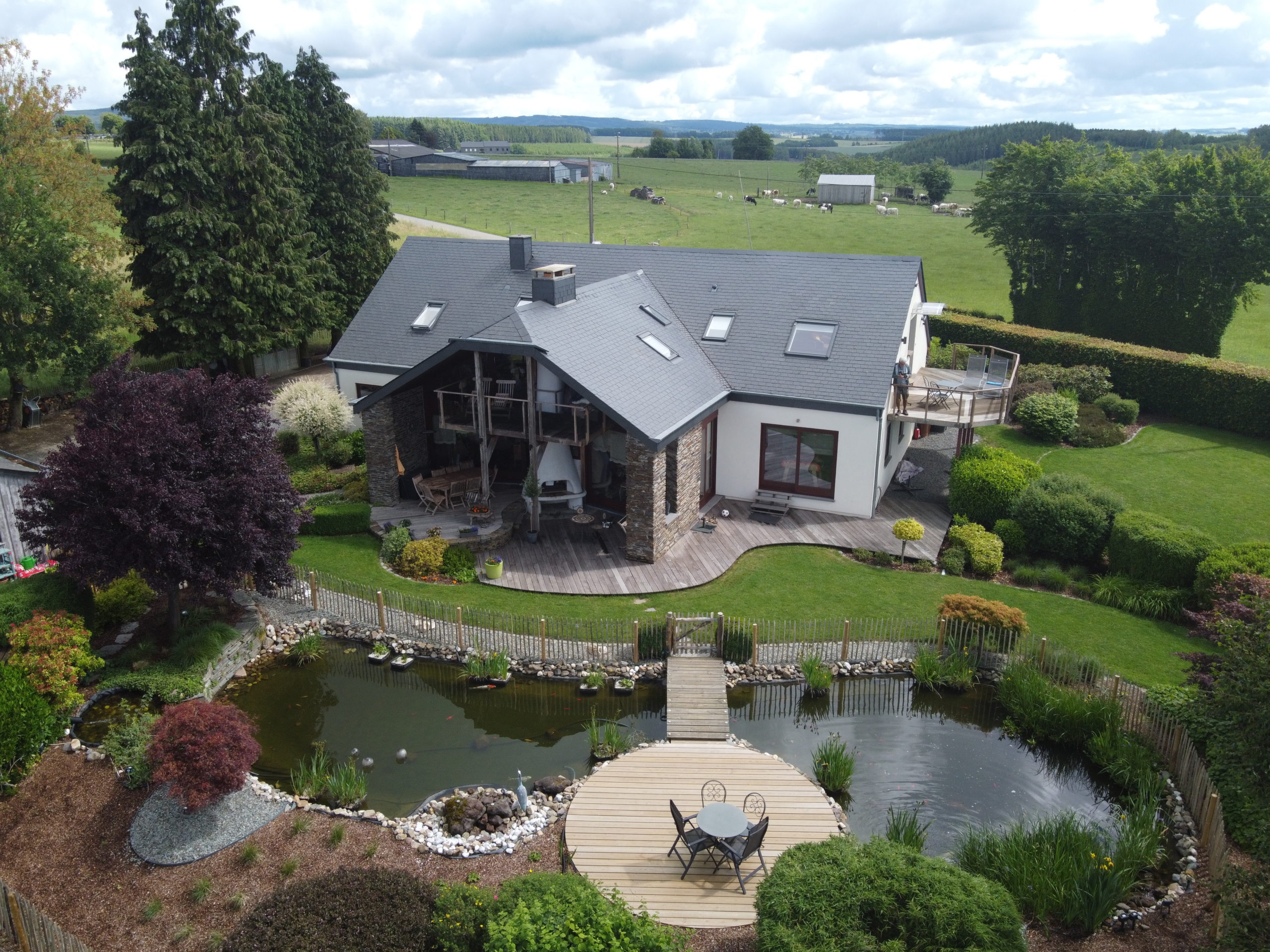 Terrasse et jardin du gîte